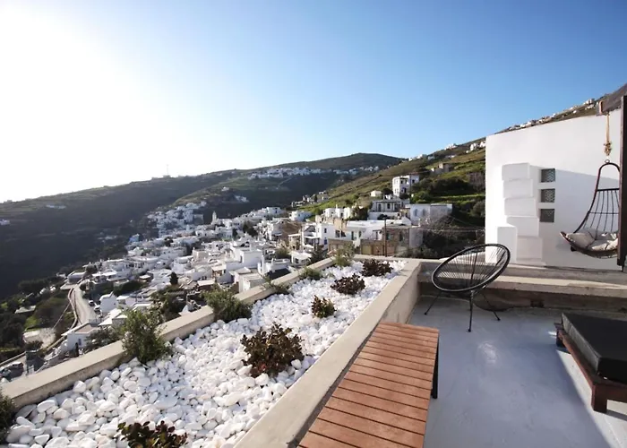 Nefeli Tinos Triandáros