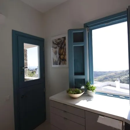 Nefeli Tinos Triandaros (Tinos)